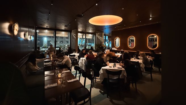 Áncora, el restaurante del Grupo Aldo’s junto al Almarena Meliá Puerto Retiro, propone una cocina de raíz rioplatense en un entorno urbano en expansión.