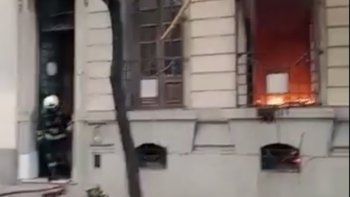 incendio en san cristobal: una persona tuvo que ser hospitalizada por inhalar monoxido