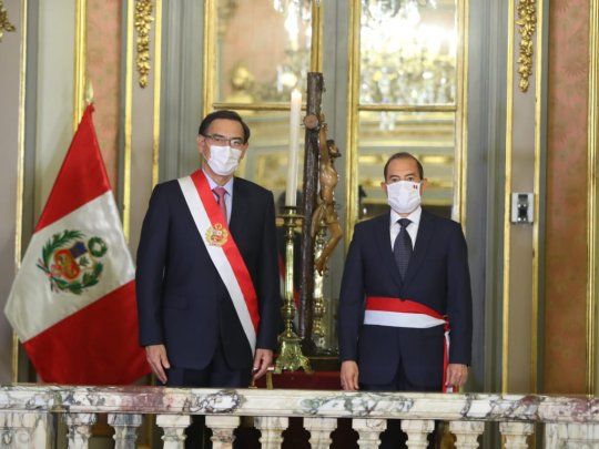 El presidente de Per&uacute;, Mart&iacute;n Vizcarra, y el designado jefe de gabinete, Walter Martos.