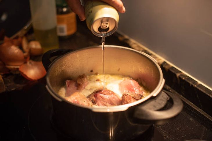 ¿Cuánto alcohol queda en los alimentos cocinados? La ciencia detrás de los platos con licorS ¿Cuánto alcohol queda en los alimentos cocinados? La ciencia detrás de los platos con licorS