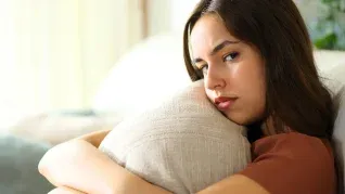 La psicología explica la razón por la que hay gente que se siente mejor a solas. La psicología explica la razón por la que hay gente que se siente mejor a solas.