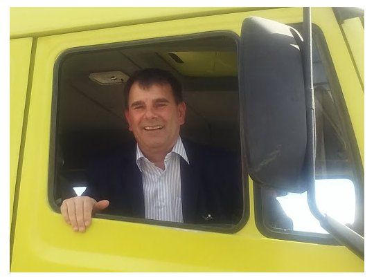 El intendente de Azul, Hernán Bertellys, fue denunciado por camioneros por precintar los vehículos que ingresan al municipio.