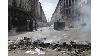Protesta convirtió al Microcentro en un basural