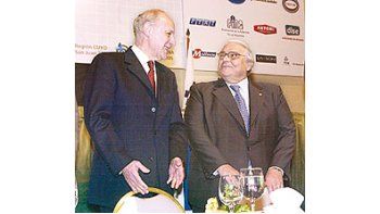 ámbito.com | Roberto Lavagna y el titular de la UIA, Héctor Méndez, cerraron la cumbre de la Unión Industrial Argentina en donde el tema central fue el tipo de cambio.