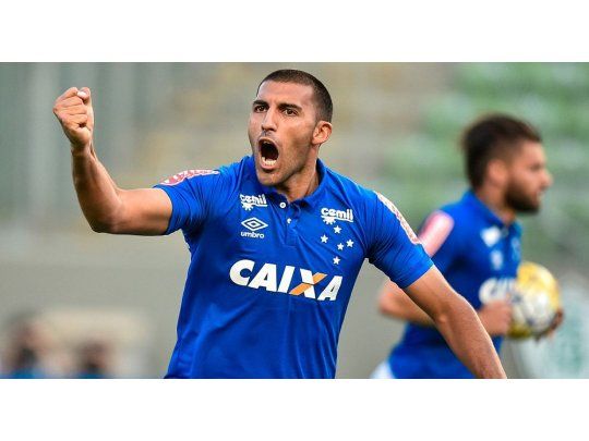 Huracán le reclama a Cruzeiro u$s 1,5 millones por el 50% del pase de Ábila.