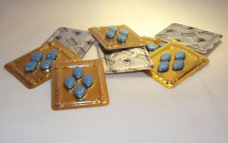 Denunciaron a las Fuerzas Armadas por la compra de Viagra y prótesis peneanas