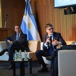 Tiscornia y Moll en diálogo con Bolis Wilson como moderador. Tiscornia y Moll en diálogo con Bolis Wilson como moderador.