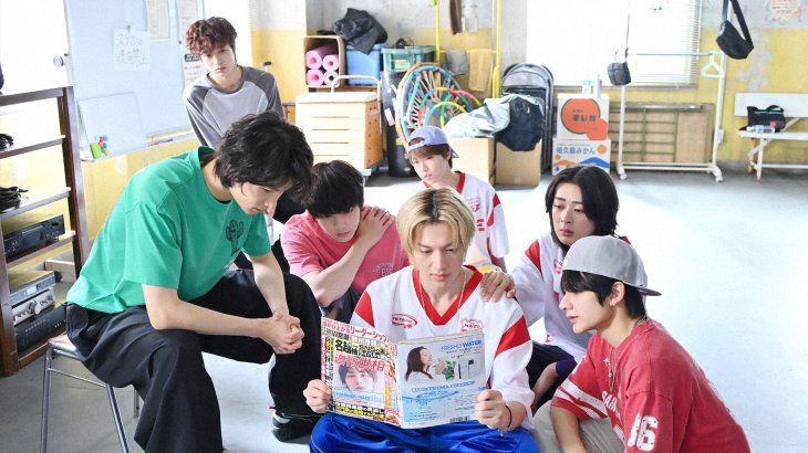 La serie cuenta con la participación de un grupo de K-Pop real, lo que fomentó su éxito.