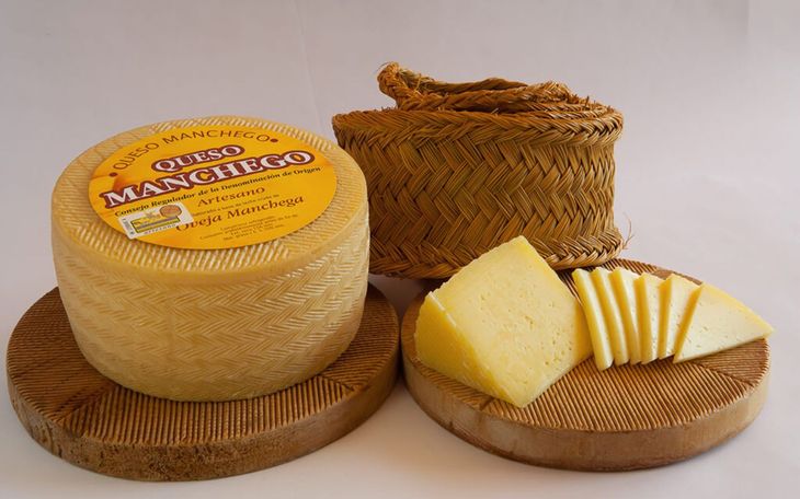 Esta marca de queso manchego no es tan popular, tiene 24% de proteína y es la mejor del mercado para la Profeco Esta marca de queso manchego no es tan popular, tiene 24% de proteína y es la mejor del mercado para la Profeco