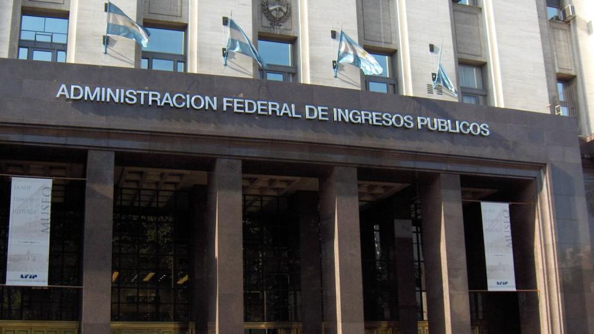 bonds issued in dollars by the Central Bank will be covered by the tax