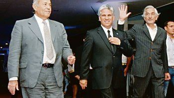 Allá lejos y hace tiempo. Otras épocas, cuando los ahora rivales compartían la gestión y la política puntana dentro de un mismo espacio. Rarezas del folclore político.