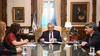 Carla Vizzotti, Alberto Fernández y Pablo Yedlin.&nbsp;