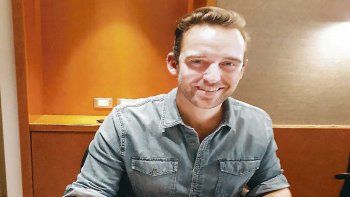 Joël Dicker. Su novela La verdad sobre el caso Harry Quebert lo convirtió en boom de ventas. Dice que busca competir con las series.