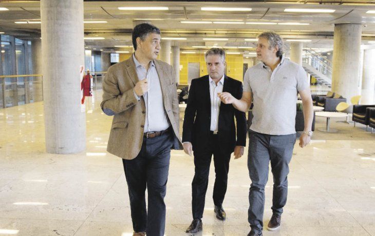 Cámaras. Jorge Macri, Marcelo D’ Alessandro y Felipe Miguel, ayer en la sede del Gobierno porteño.