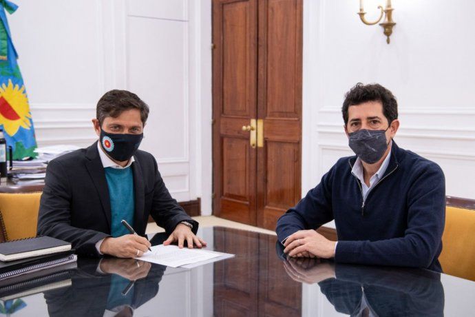 El gobernador de la provincia de Buenos Aires, Axel Kicillof, con el ministro del Interior, Eduardo 