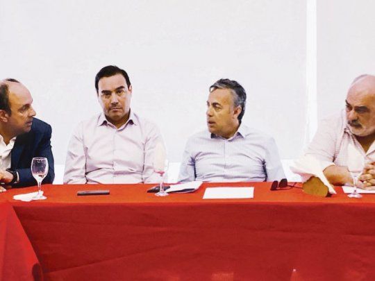 Duelo. En La Rioja,el radical Julio Martínez (foto) y el ex PJ que migró al macrismo Alberto Paredes Urquiza sueñan con pelear la gobernación.