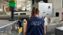 la aduana impidio el ingreso al pais de mas de $300.000 en accesorios de cigarrillos