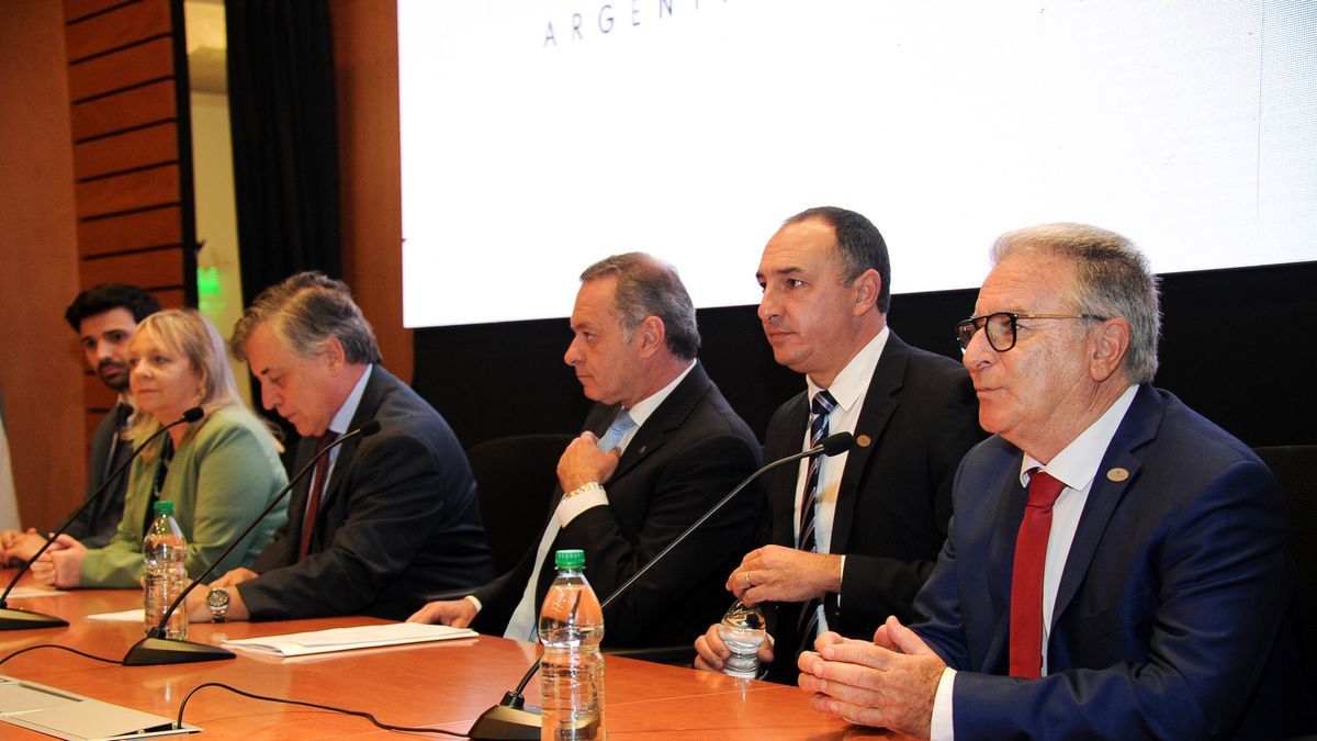 The government will invest US0 million to modernize the Salto Grande dam