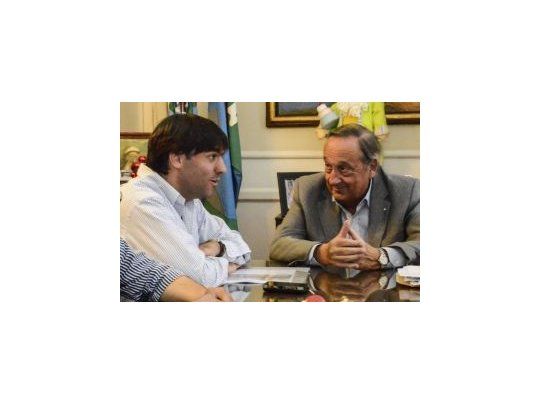 Bossio junto al intendente de Tandil, Miguel Ángel Lunghi.