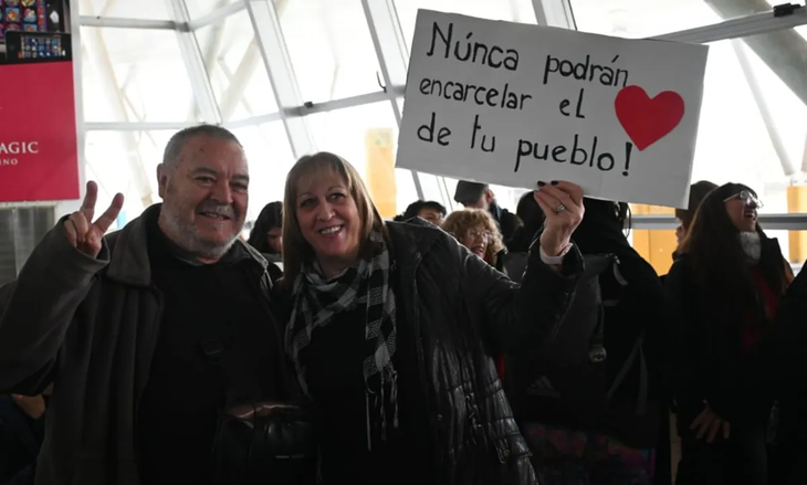 Desde la capital de Neuquén también partió una delegación para apoyar a la exvicepresidenta.