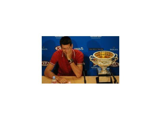 Extenuado. Djokovic reconoció que Nadal le sacó hasta la última gota de sudor.