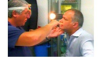 Martín Buzzi dejó a los medios resgistrar el momento del estudio médico.