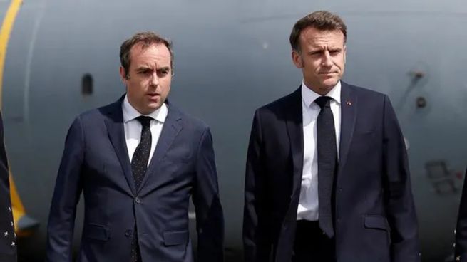 Sébastien Lecornu, nuevo primer ministro de Francia, junro a Emmanuel Macron.&nbsp;