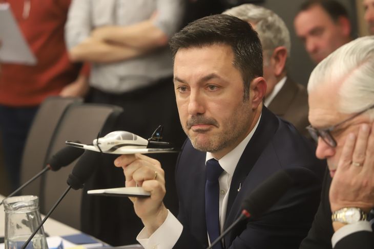 Luis Petri durante su defensa de gestión en la Cámara de Diputados.