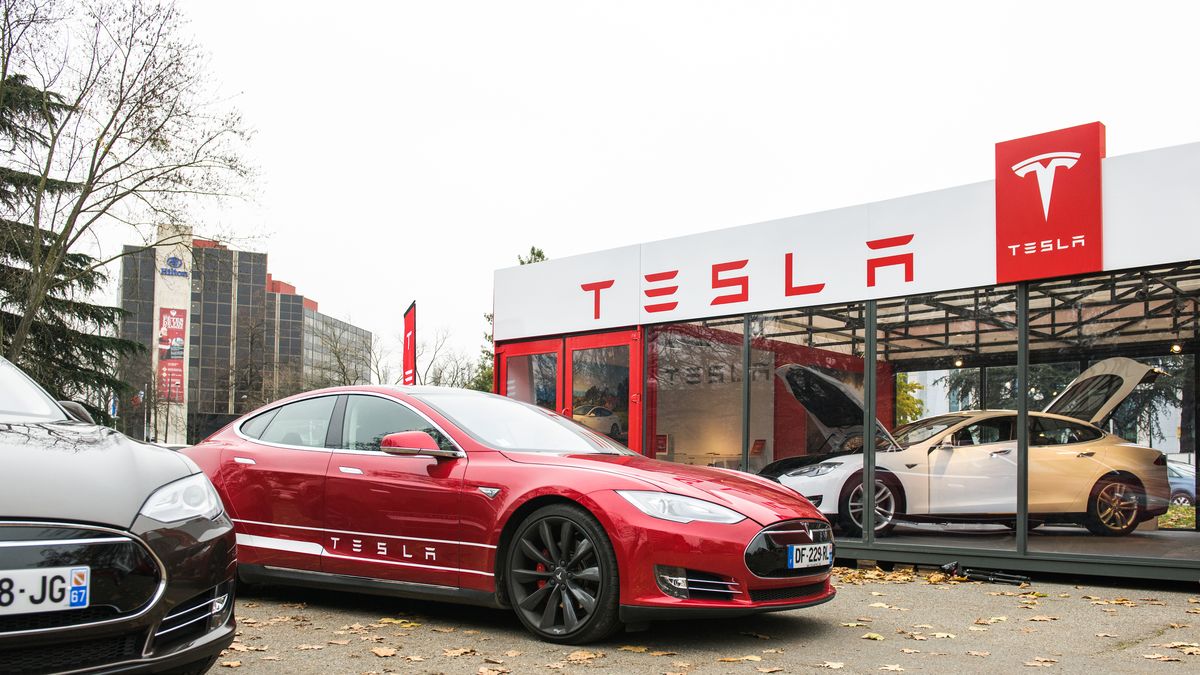 Nearly 2 million Tesla cars are at risk of opening only the hood