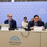 Carlos Torrendell y Alejandro Álvarez defendieron la gestión educativa libertaria. Carlos Torrendell y Alejandro Álvarez defendieron la gestión educativa libertaria.