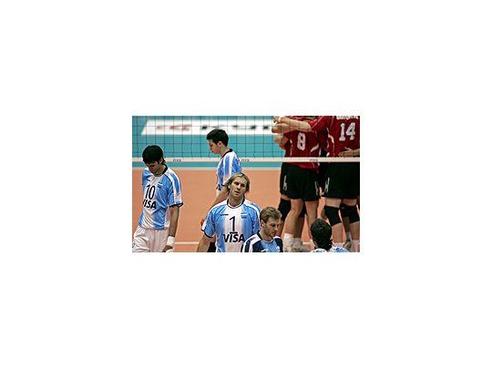 El equipo argentino sufre la derrota mientras Canadá festeja el pase a Tokio.