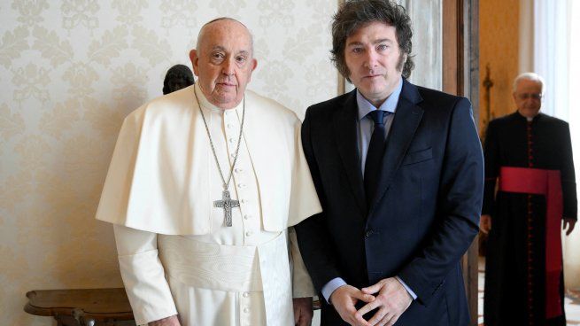 El Papa Francisco y Javier Milei, dos de las personas más influyentes para los argentinos.