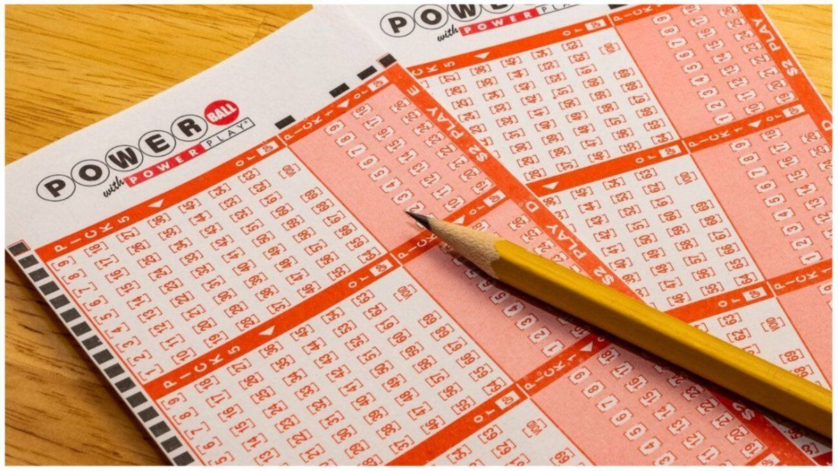 An employee’s mistake doubled his prize in the US lottery and he won thousands of dollars