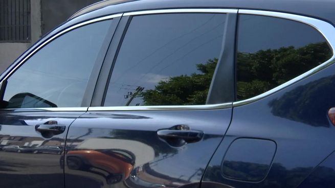 Chau a los vidrios polarizados en los coches.