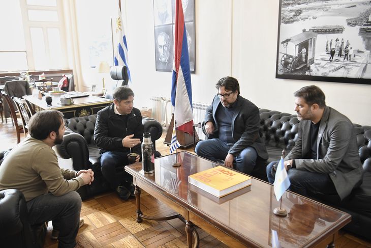 Axel Kicillof se reunió con el intendente de Montevideo, Mauricio Zunino.