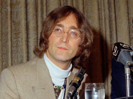 A John Lennon guitar lost in the 60s is auctioned