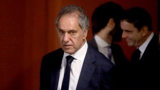El decreto precisa que Scioli fue nombrado ad honorem en el cargo, en el marco de las facultades que le otorga al Presidente el artículo 99, inciso 7 de la Constitución Nacional. El decreto precisa que Scioli fue nombrado ad honorem en el cargo, en el marco de las facultades que le otorga al Presidente el artículo 99, inciso 7 de la Constitución Nacional.