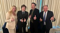 Karina y Javier Milei, Elon Musk y Gerardo Werthein en Los Ángeles.&nbsp;