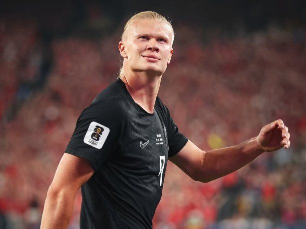 Haaland disputa su primera Copa del Mundo y ya es protagonista con Noruega. Haaland disputa su primera Copa del Mundo y ya es protagonista con Noruega.