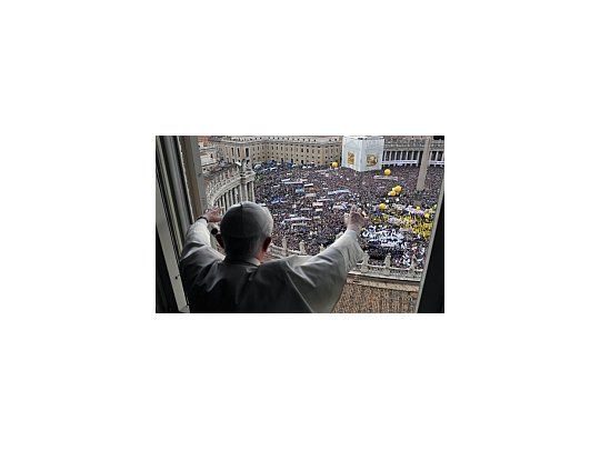 El rezo lo dio en castellano durante el Ángelus