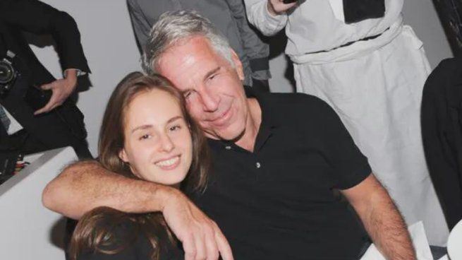 Shuliak tiene 36 años y conocía a Epstein desde al menos 2012.