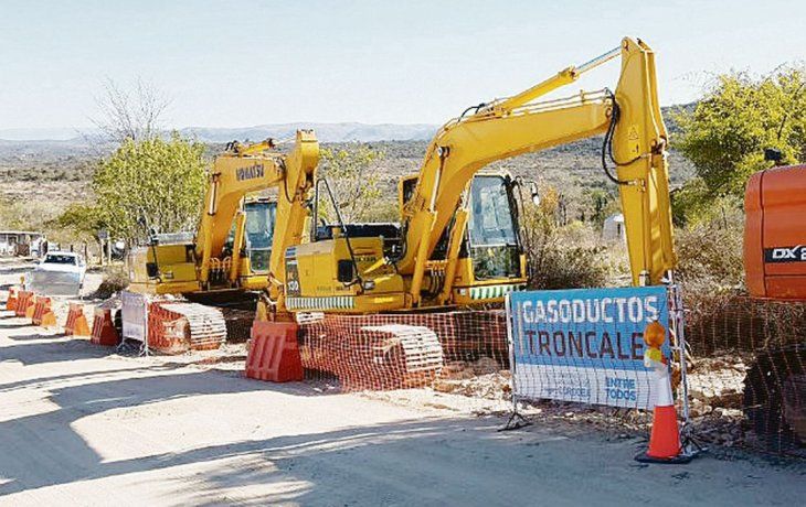 ejes. El plan de infraestructura se apoya en 4 pilares: gasoductos troncales; obras viales; hídricas y de saneamiento, y hospitalarias y educativas.