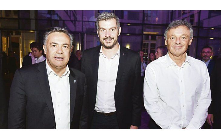 ámbito.com | Macristas y radicales. Alfredo Cornejo cenó el viernes por la noche en el hotel Hyatt, de Mendoza, con el jefe de Gabinete, Marcos Peña, y con el ministro de la Producción, Francisco Cabrera.