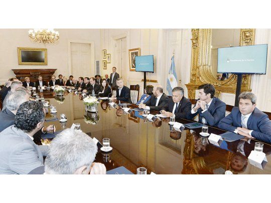 Riesgo. Las turbulencias financieras de los últimos meses pusieron en duda el cumplimiento de las metas comprometidas en el Pacto Fiscal que el Gobierno firmó en noviembre pasado con las provincias.