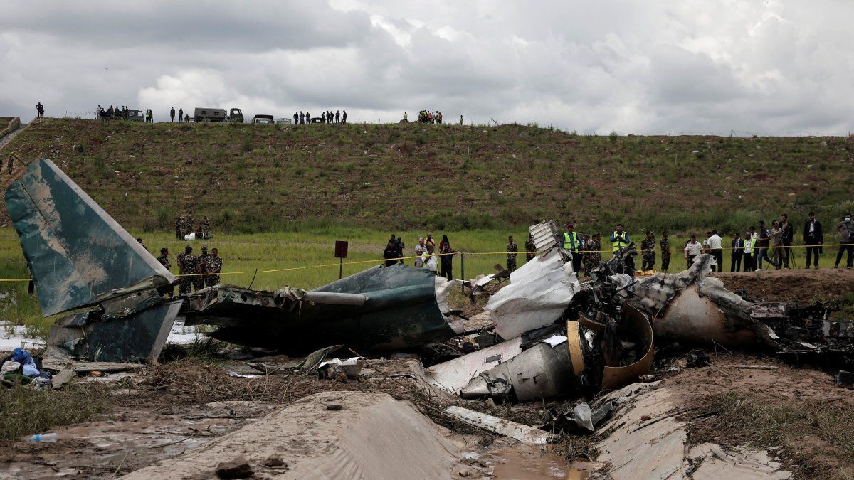 18 people died in a plane crash and only the pilot survived