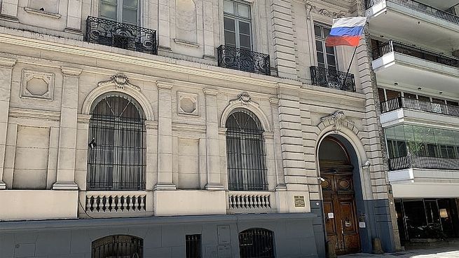 La Embajada de Rusia rechazó la acusación del Gobierno sobre espías en la Argentina.