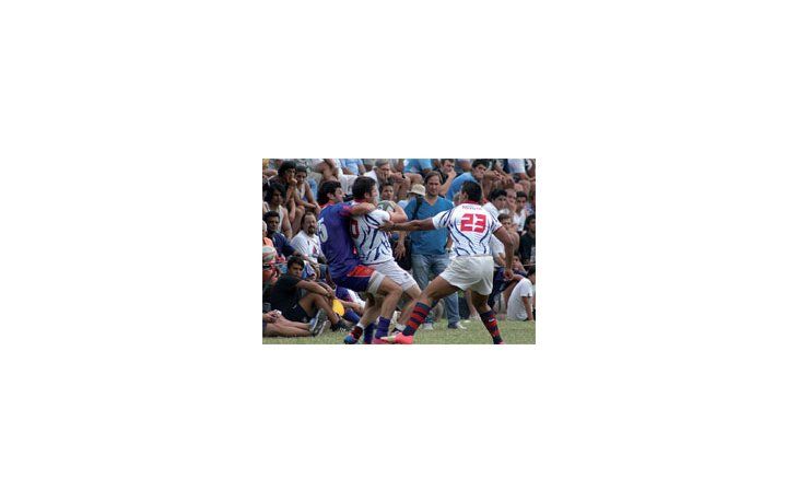 ámbito.com | Una imagen que resume el partido. Teqüé venció ajustadamente a Tordos y se ubica tercero en el torneo.