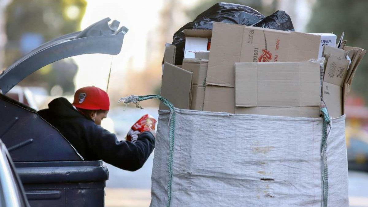 La pobreza en la Argentina aumentó al 42% y la indigencia se mantuvo al