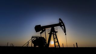 La estimación de Citi ubica al Brent entre u$s60 y u$s65 por barril hacia finales de año. La recomendación del banco es vender ante eventuales repuntes durante el verano del hemisferio norte. La estimación de Citi ubica al Brent entre u$s60 y u$s65 por barril hacia finales de año. La recomendación del banco es vender ante eventuales repuntes durante el verano del hemisferio norte.