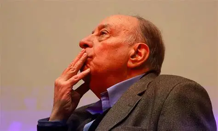 Cabe subrayar que la crítica tiene lugar tras el nuevo salto del riesgo país en la jornada de ayer, que volvió a superar la barrera de los 700 puntos básicos. 